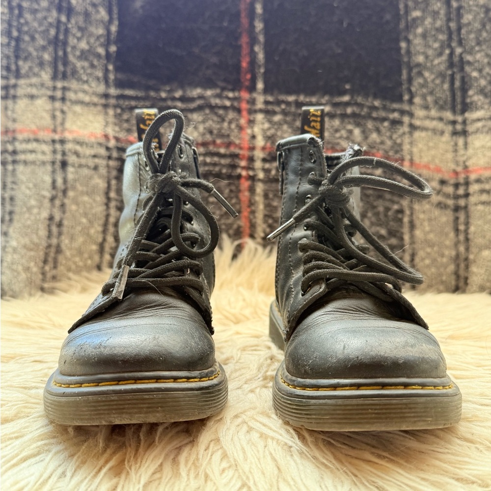 Dr. Martens Airware 1460 Kids Black Leather Boots - Picture 3 of 10
